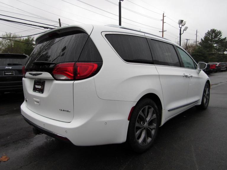 Used 2017 Chrysler Pacifica Limited for sale Sold at Victory Lotus in New Brunswick, NJ 08901 7