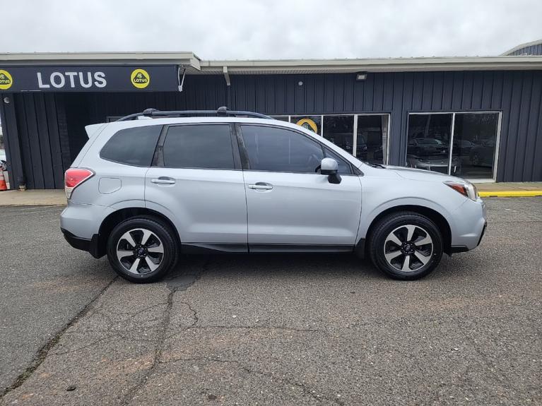 Used 2017 Subaru Forester 2.5i Premium for sale $16,995 at Victory Lotus in New Brunswick, NJ 08901 6