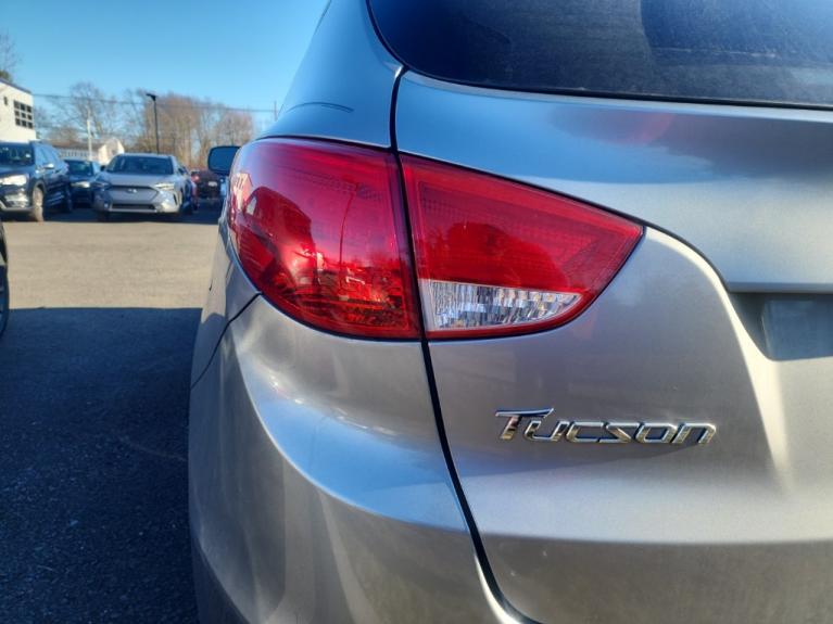 Used 2014 Hyundai Tucson SE for sale Sold at Victory Lotus in New Brunswick, NJ 08901 2