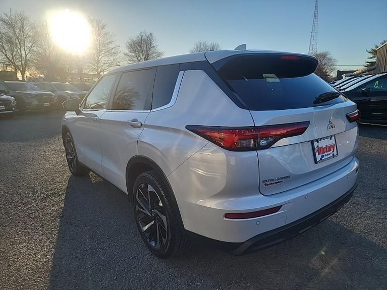 Used 2022 Mitsubishi Outlander ES for sale Sold at Victory Lotus in New Brunswick, NJ 08901 3