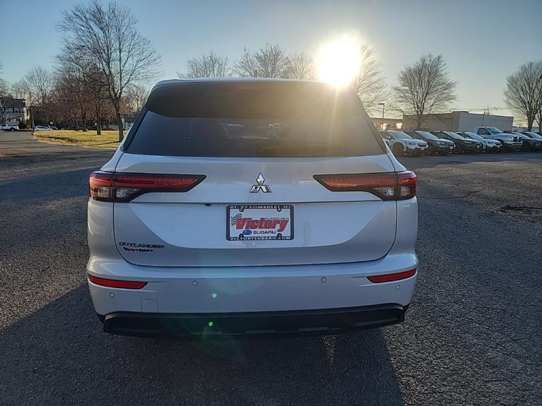 Used 2022 Mitsubishi Outlander ES for sale Sold at Victory Lotus in New Brunswick, NJ 08901 4