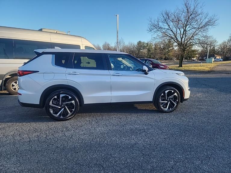 Used 2022 Mitsubishi Outlander ES for sale Sold at Victory Lotus in New Brunswick, NJ 08901 6