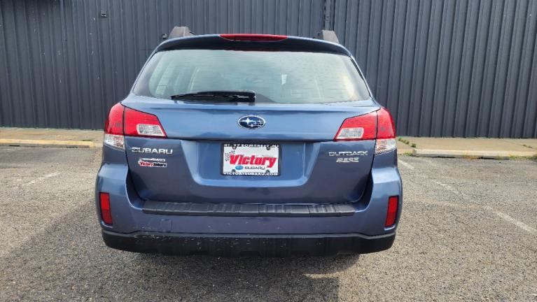 Used 2013 Subaru Outback 2.5i for sale Sold at Victory Lotus in New Brunswick, NJ 08901 4