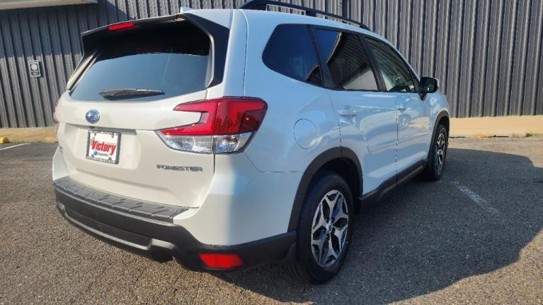 Used 2020 Subaru Forester Premium for sale Sold at Victory Lotus in New Brunswick, NJ 08901 5