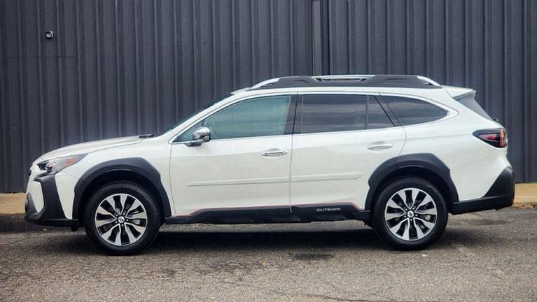 Used 2023 Subaru Outback Touring for sale $36,995 at Victory Lotus in New Brunswick, NJ 08901 2