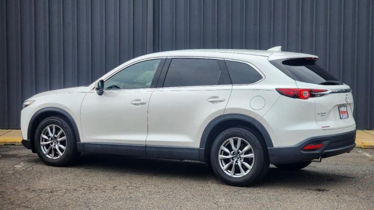 Used 2017 Mazda CX-9 Touring for sale Sold at Victory Lotus in New Brunswick, NJ 08901 3