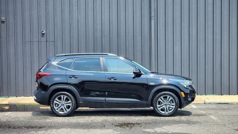 Used 2021 Kia Seltos S for sale $21,745 at Victory Lotus in New Brunswick, NJ 08901 6