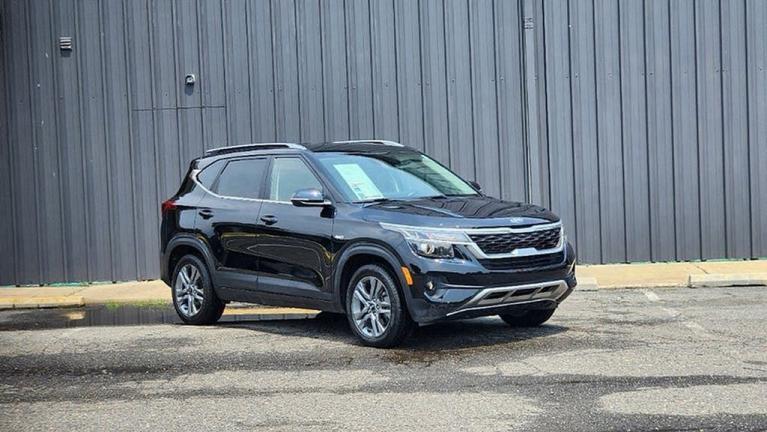 Used 2021 Kia Seltos S for sale $21,745 at Victory Lotus in New Brunswick, NJ 08901 7