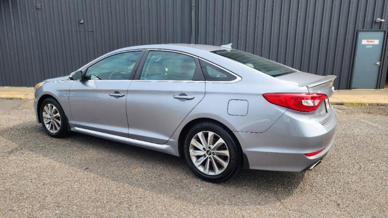 Used 2016 Hyundai Sonata Base for sale Sold at Victory Lotus in New Brunswick, NJ 08901 3