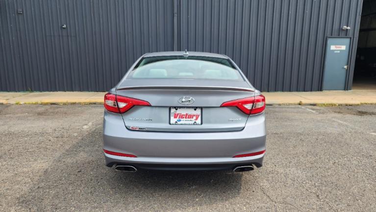 Used 2016 Hyundai Sonata Base for sale Sold at Victory Lotus in New Brunswick, NJ 08901 4