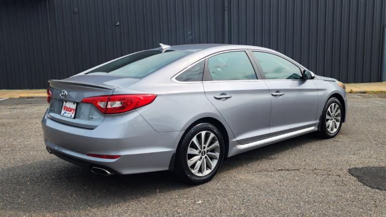 Used 2016 Hyundai Sonata Base for sale Sold at Victory Lotus in New Brunswick, NJ 08901 5