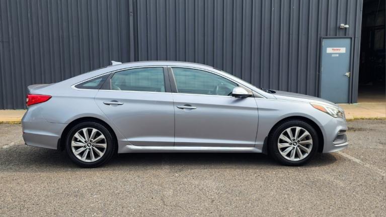 Used 2016 Hyundai Sonata Base for sale Sold at Victory Lotus in New Brunswick, NJ 08901 6