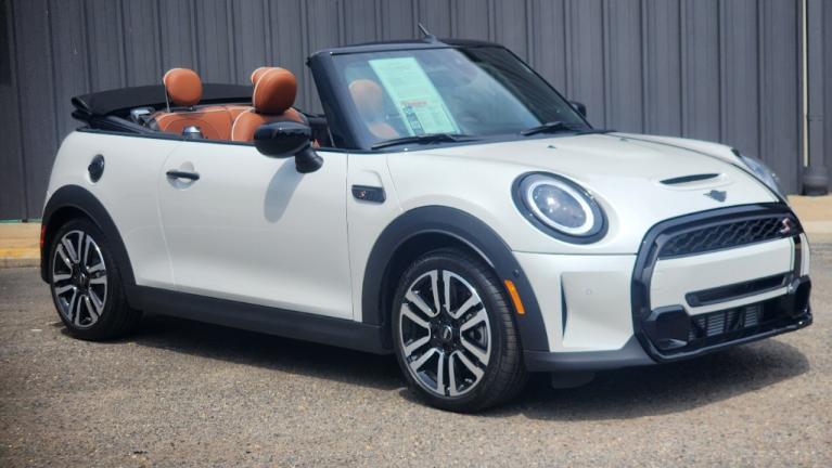 Used 2024 MINI Cooper S Iconic for sale Sold at Victory Lotus in New Brunswick, NJ 08901 7
