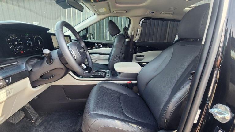 Used 2022 Kia Carnival SX Prestige for sale $45,995 at Victory Lotus in New Brunswick, NJ 08901 8