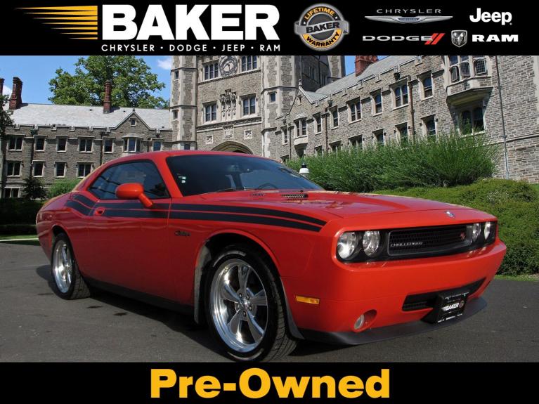 Used 2009 Dodge Challenger R/T for sale Sold at Victory Lotus in New Brunswick, NJ 08901 1