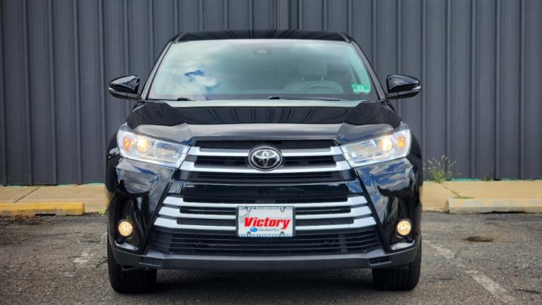 Used 2018 Toyota Highlander LE for sale Sold at Victory Lotus in New Brunswick, NJ 08901 8