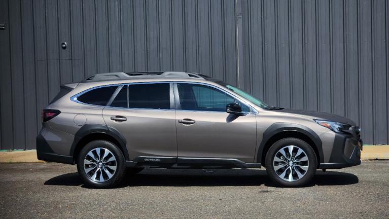Used 2023 Subaru Outback Limited XT for sale $36,245 at Victory Lotus in New Brunswick, NJ 08901 6