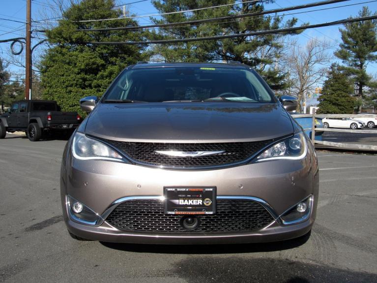 Used 2018 Chrysler Pacifica Limited for sale Sold at Victory Lotus in New Brunswick, NJ 08901 3