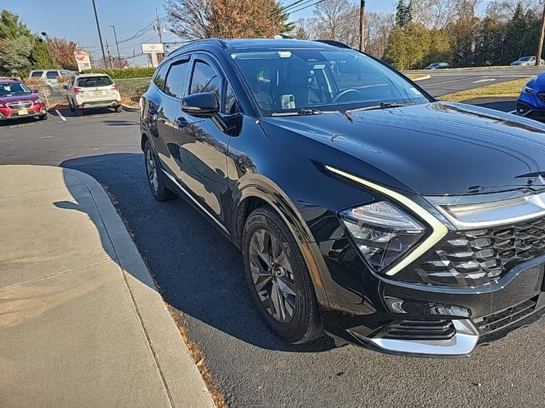 Used 2023 Kia Sportage SX for sale Sold at Victory Lotus in New Brunswick, NJ 08901 4