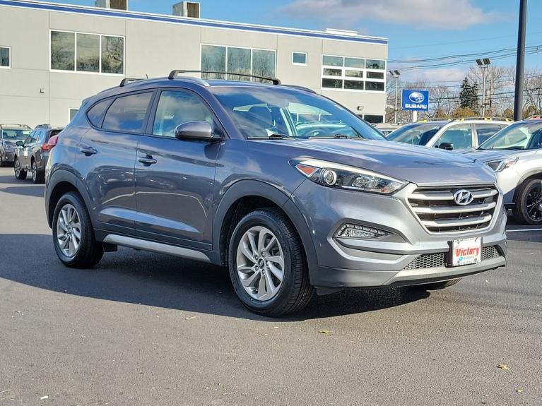 Used 2017 Hyundai Tucson SE for sale Sold at Victory Lotus in New Brunswick, NJ 08901 3