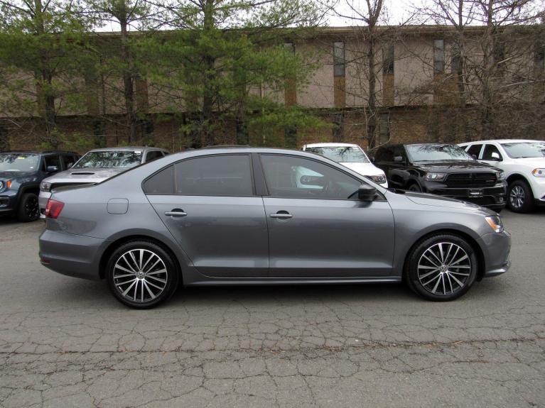 Used 2016 Volkswagen Jetta Sedan 1.8T Sport for sale Sold at Victory Lotus in New Brunswick, NJ 08901 8