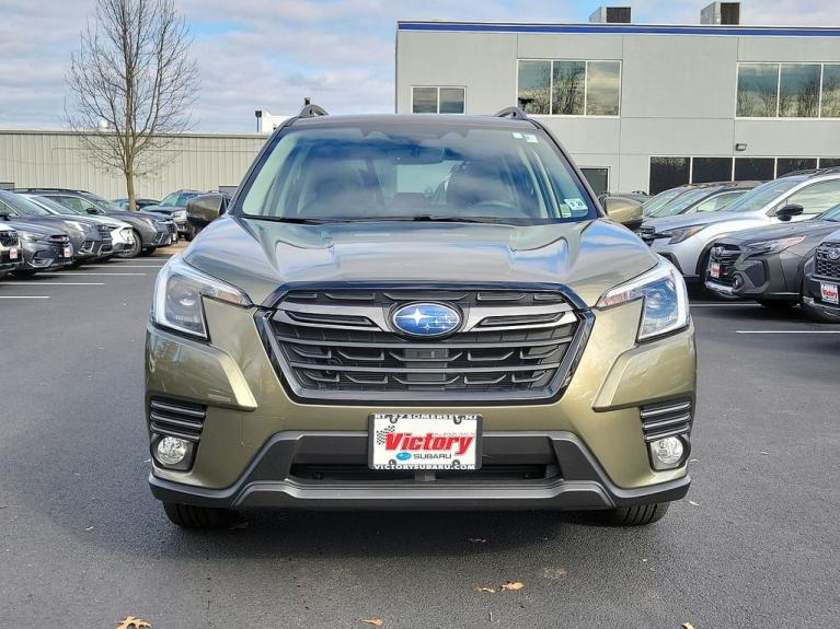 Used 2023 Subaru Forester Limited for sale Sold at Victory Lotus in New Brunswick, NJ 08901 3