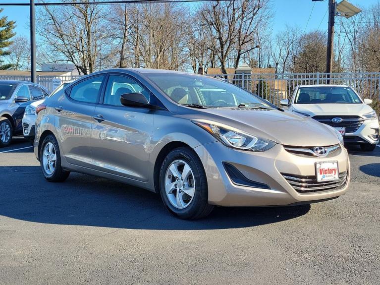 Used 2015 Hyundai Elantra SE for sale Sold at Victory Lotus in New Brunswick, NJ 08901 4