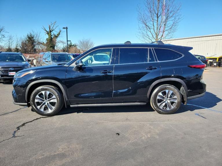 Used 2021 Toyota Highlander XLE for sale Sold at Victory Lotus in New Brunswick, NJ 08901 8