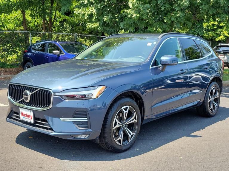 Used 2022 Volvo XC60 B5 Momentum for sale Sold at Victory Lotus in New Brunswick, NJ 08901 3