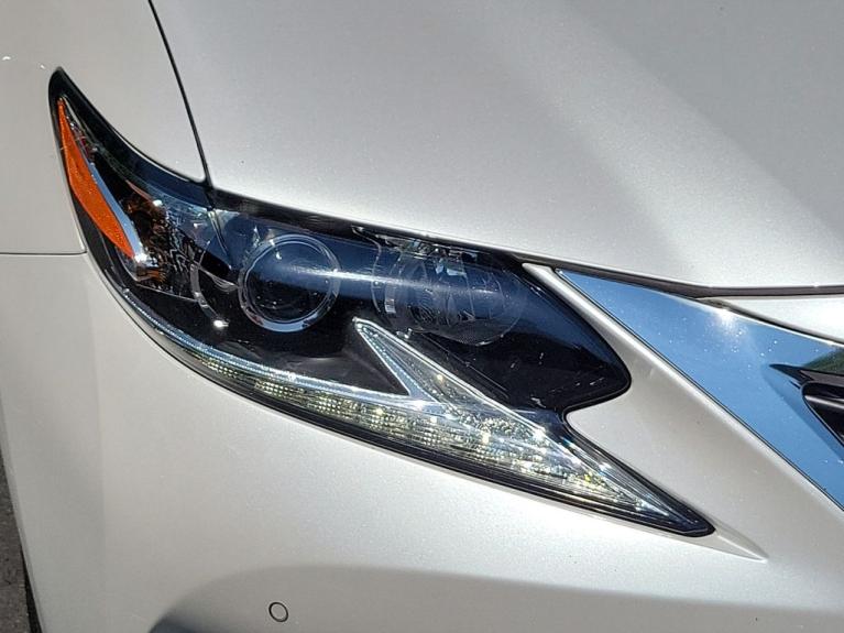 Used 2016 Lexus ES 350 for sale Sold at Victory Lotus in New Brunswick, NJ 08901 8