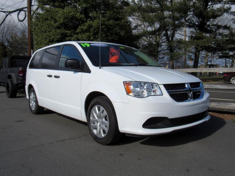 Used 2019 Dodge Grand Caravan SE for sale Sold at Victory Lotus in New Brunswick, NJ 08901 2