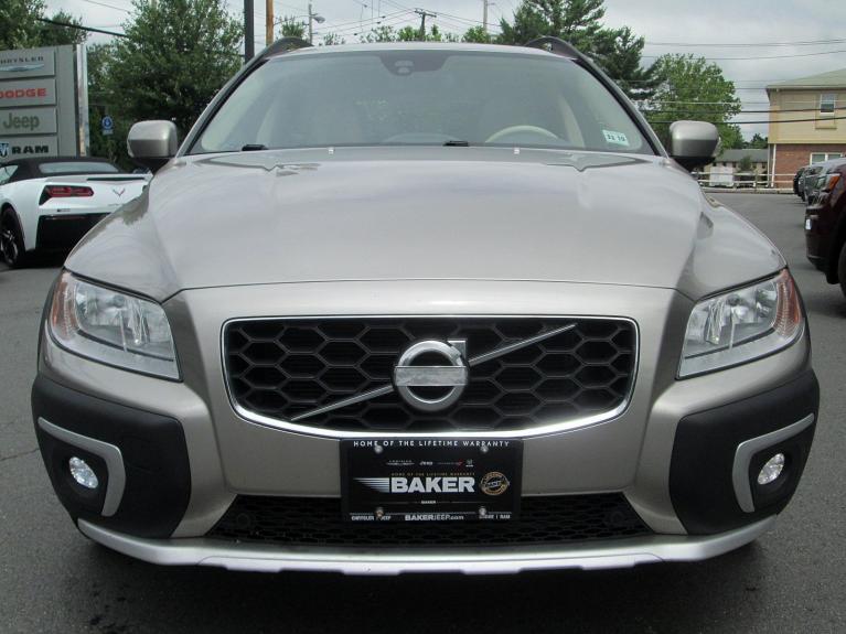 Used 2014 Volvo XC70 3.0L T6 for sale Sold at Victory Lotus in New Brunswick, NJ 08901 3