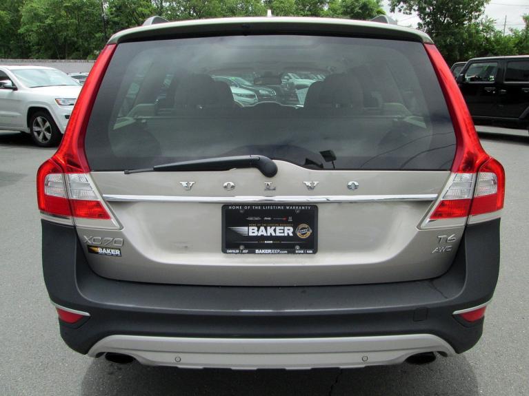 Used 2014 Volvo XC70 3.0L T6 for sale Sold at Victory Lotus in New Brunswick, NJ 08901 6