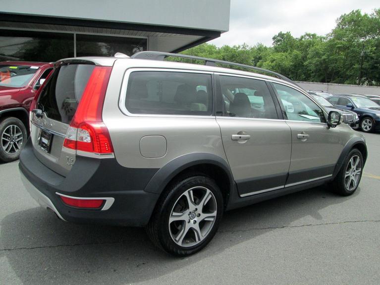 Used 2014 Volvo XC70 3.0L T6 for sale Sold at Victory Lotus in New Brunswick, NJ 08901 7