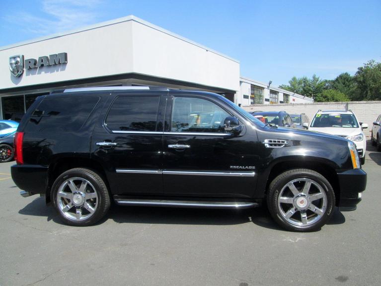 Used 2013 Cadillac Escalade Luxury for sale Sold at Victory Lotus in New Brunswick, NJ 08901 8