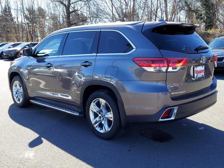 Used 2019 Toyota Highlander Limited Platinum for sale Sold at Victory Lotus in New Brunswick, NJ 08901 4