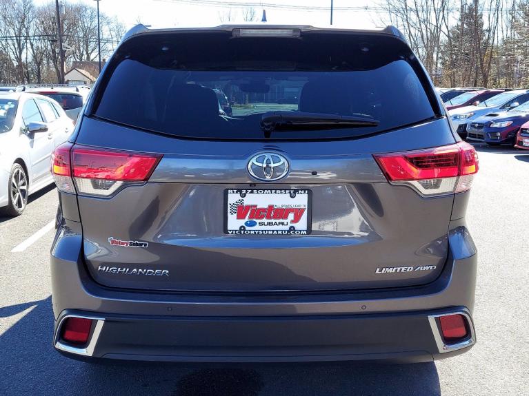 Used 2019 Toyota Highlander Limited Platinum for sale Sold at Victory Lotus in New Brunswick, NJ 08901 5