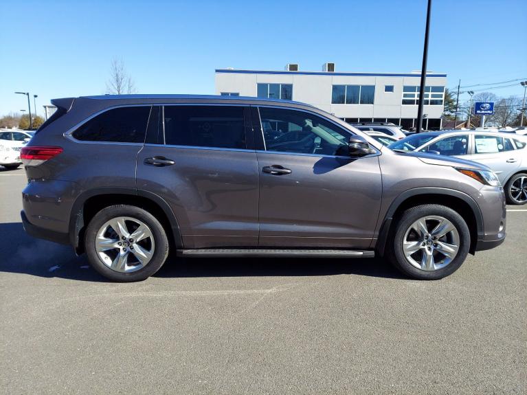 Used 2019 Toyota Highlander Limited Platinum for sale Sold at Victory Lotus in New Brunswick, NJ 08901 7