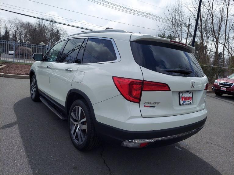 Used 2017 Honda Pilot Elite for sale Sold at Victory Lotus in New Brunswick, NJ 08901 4