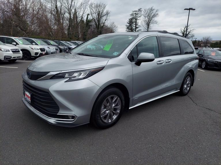 Used 2021 Toyota Sienna XLE for sale Sold at Victory Lotus in New Brunswick, NJ 08901 3