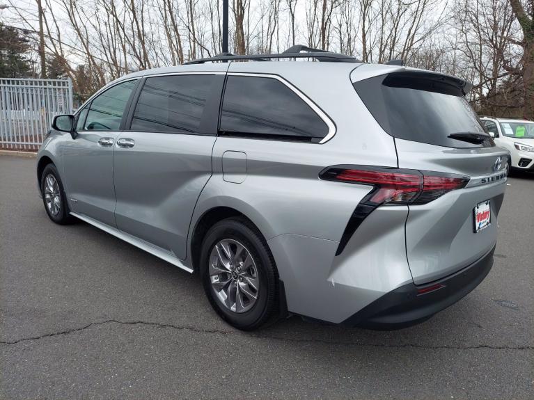 Used 2021 Toyota Sienna XLE for sale Sold at Victory Lotus in New Brunswick, NJ 08901 4