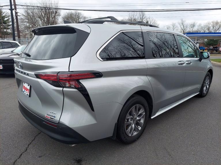 Used 2021 Toyota Sienna XLE for sale Sold at Victory Lotus in New Brunswick, NJ 08901 6