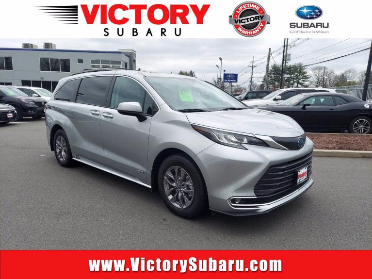 Used 2021 Toyota Sienna XLE for sale Sold at Victory Lotus in New Brunswick, NJ 08901 1