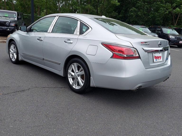 Used 2014 Nissan Altima 2.5 SL for sale Sold at Victory Lotus in New Brunswick, NJ 08901 4