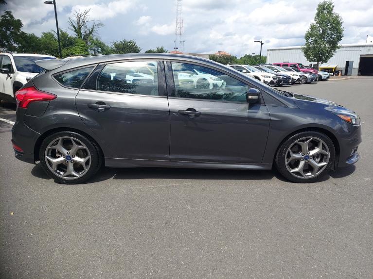 Used 2017 Ford Focus ST for sale Sold at Victory Lotus in New Brunswick, NJ 08901 7