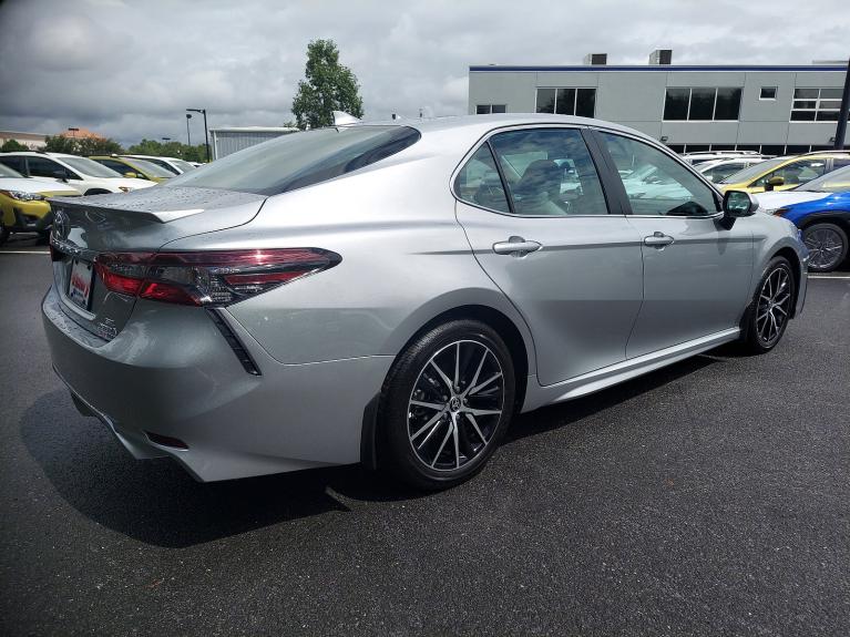 Used 2022 Toyota Camry Hybrid SE for sale Sold at Victory Lotus in New Brunswick, NJ 08901 6