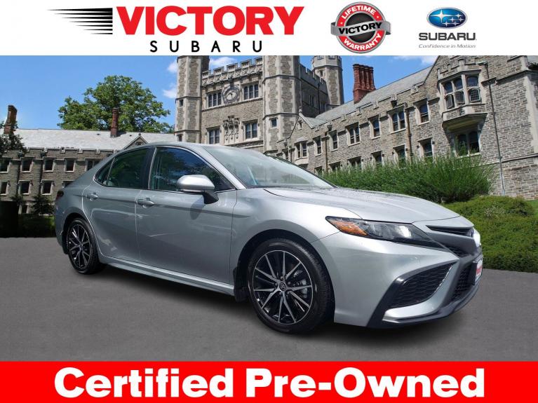 Used 2022 Toyota Camry Hybrid SE for sale Sold at Victory Lotus in New Brunswick, NJ 08901 1