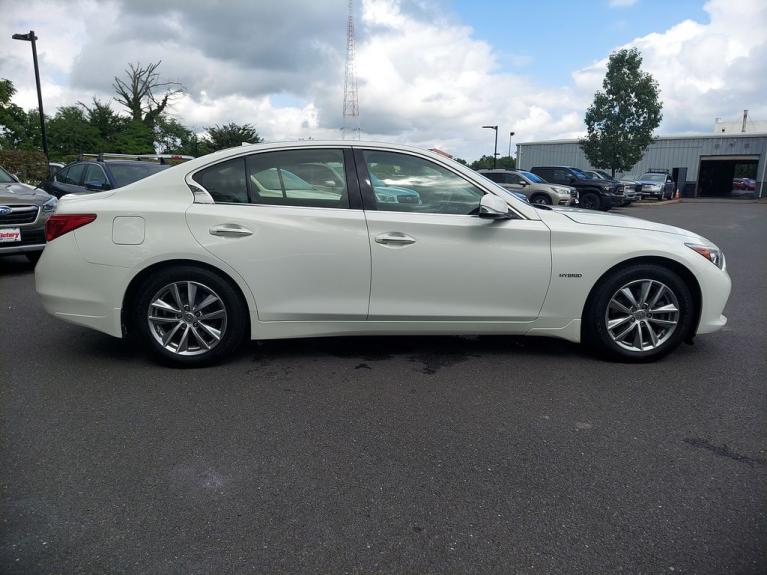 Used 2014 INFINITI Q50 Hybrid Premium for sale Sold at Victory Lotus in New Brunswick, NJ 08901 7