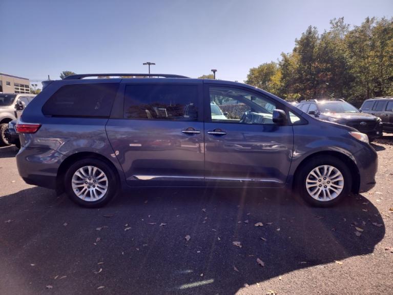 Used 2016 Toyota Sienna Ltd for sale Sold at Victory Lotus in New Brunswick, NJ 08901 6