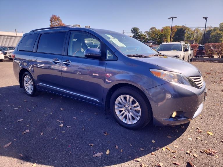 Used 2016 Toyota Sienna Ltd for sale Sold at Victory Lotus in New Brunswick, NJ 08901 7